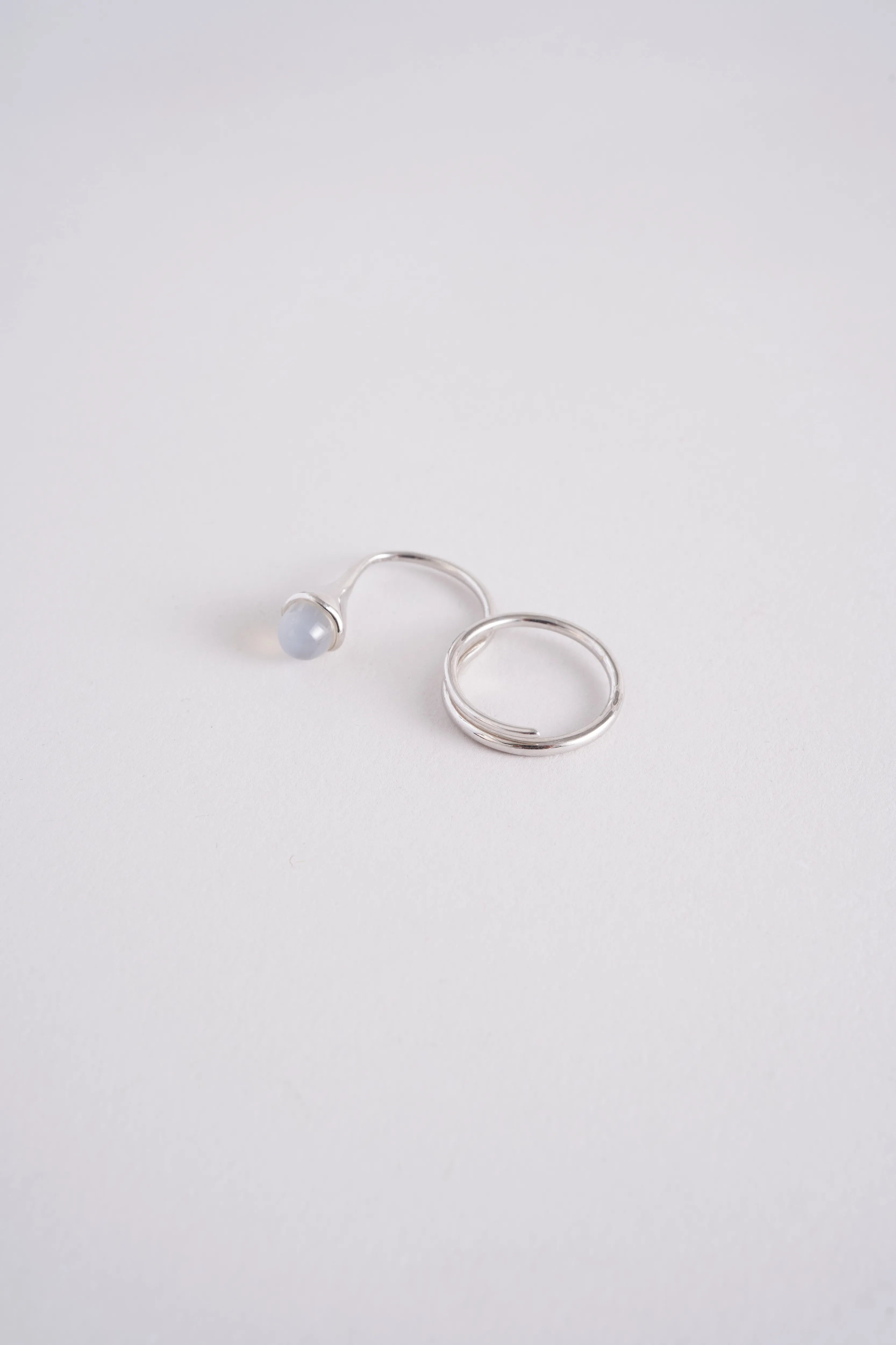 BUD STONE TWO FINGER RING