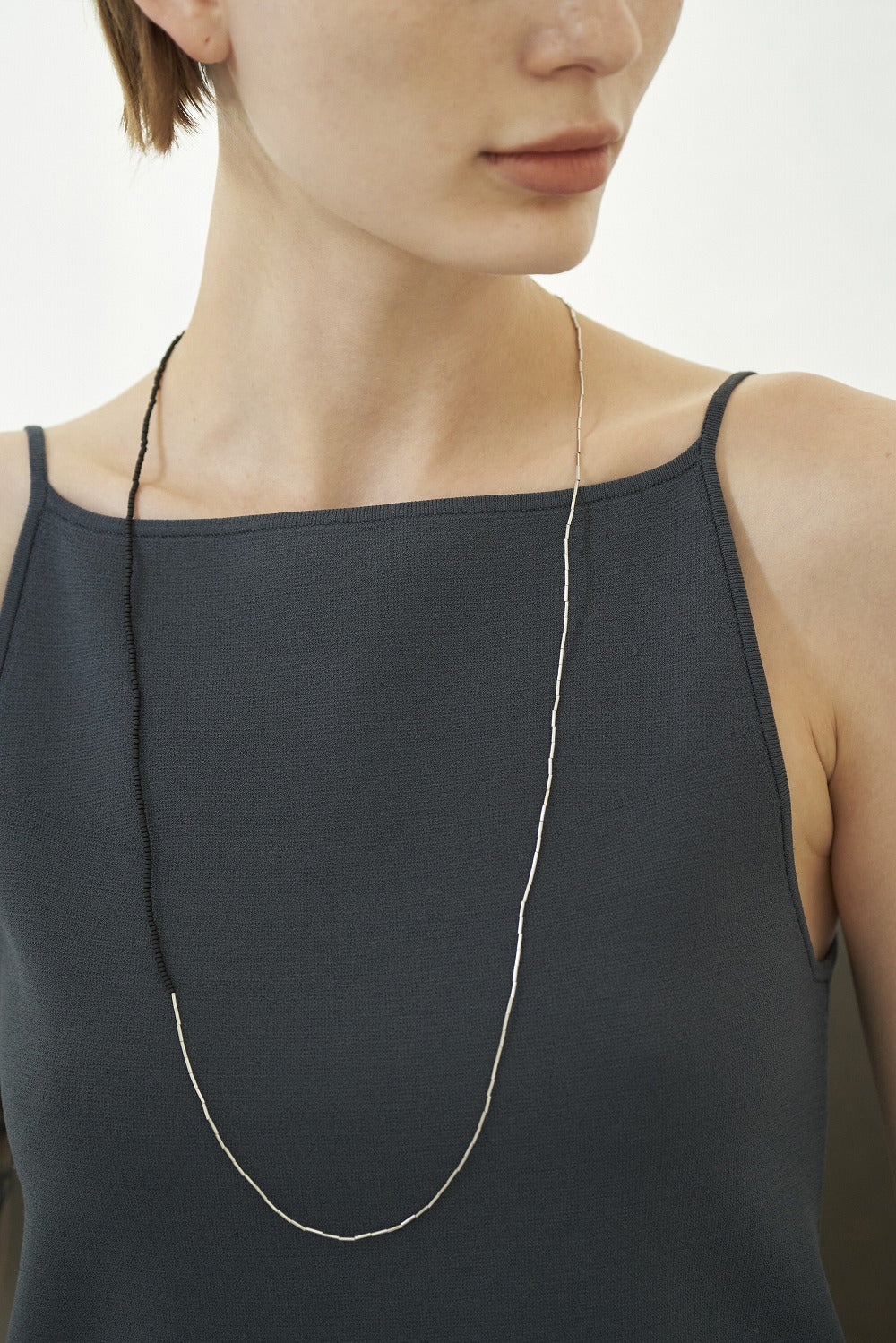 STONE & SILVER BEADS NECKLACE 83CM