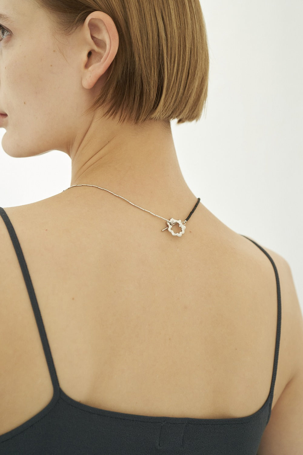 STONE & SILVER BEADS NECKLACE 83CM