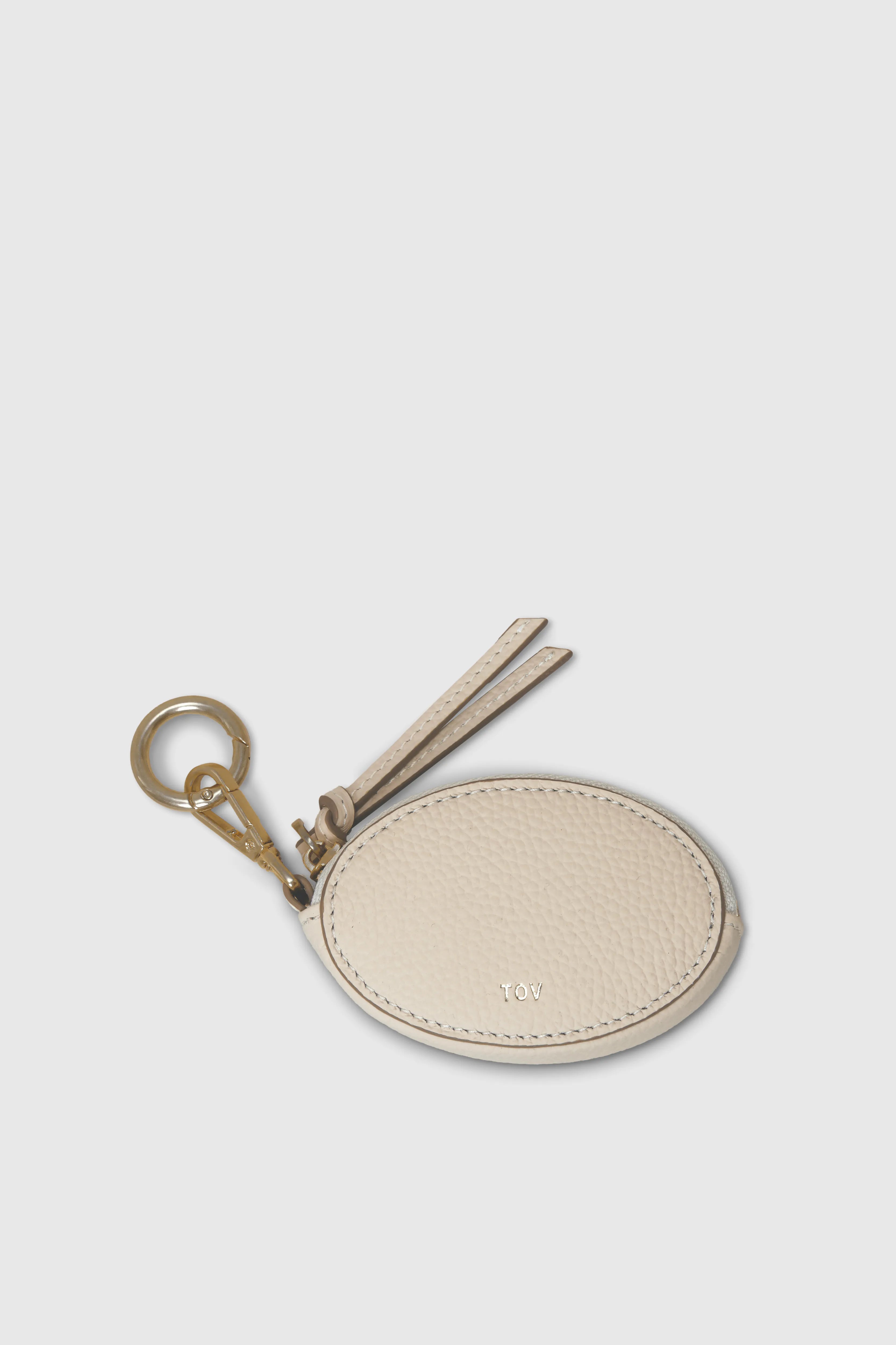 GRAIN LEATHER OVAL CHARM
