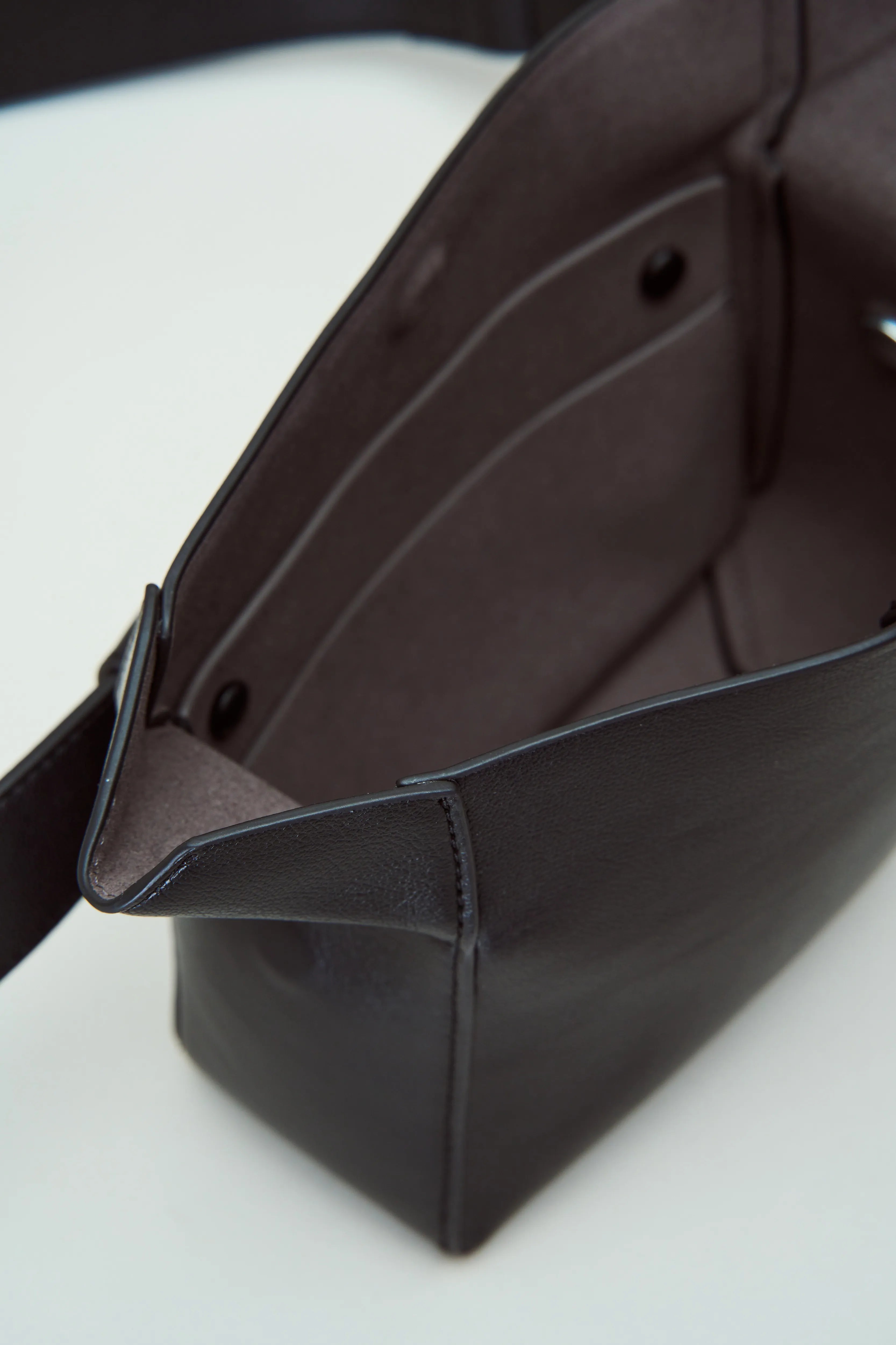 【先行予約】LOP BODYBAG