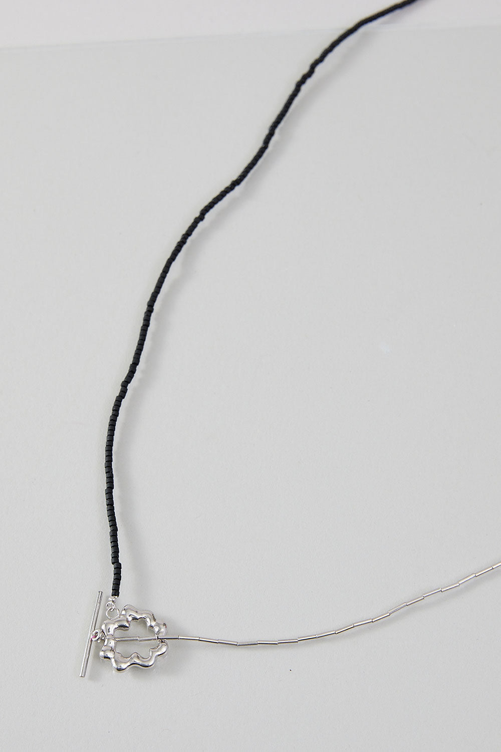 STONE & SILVER BEADS NECKLACE 83CM