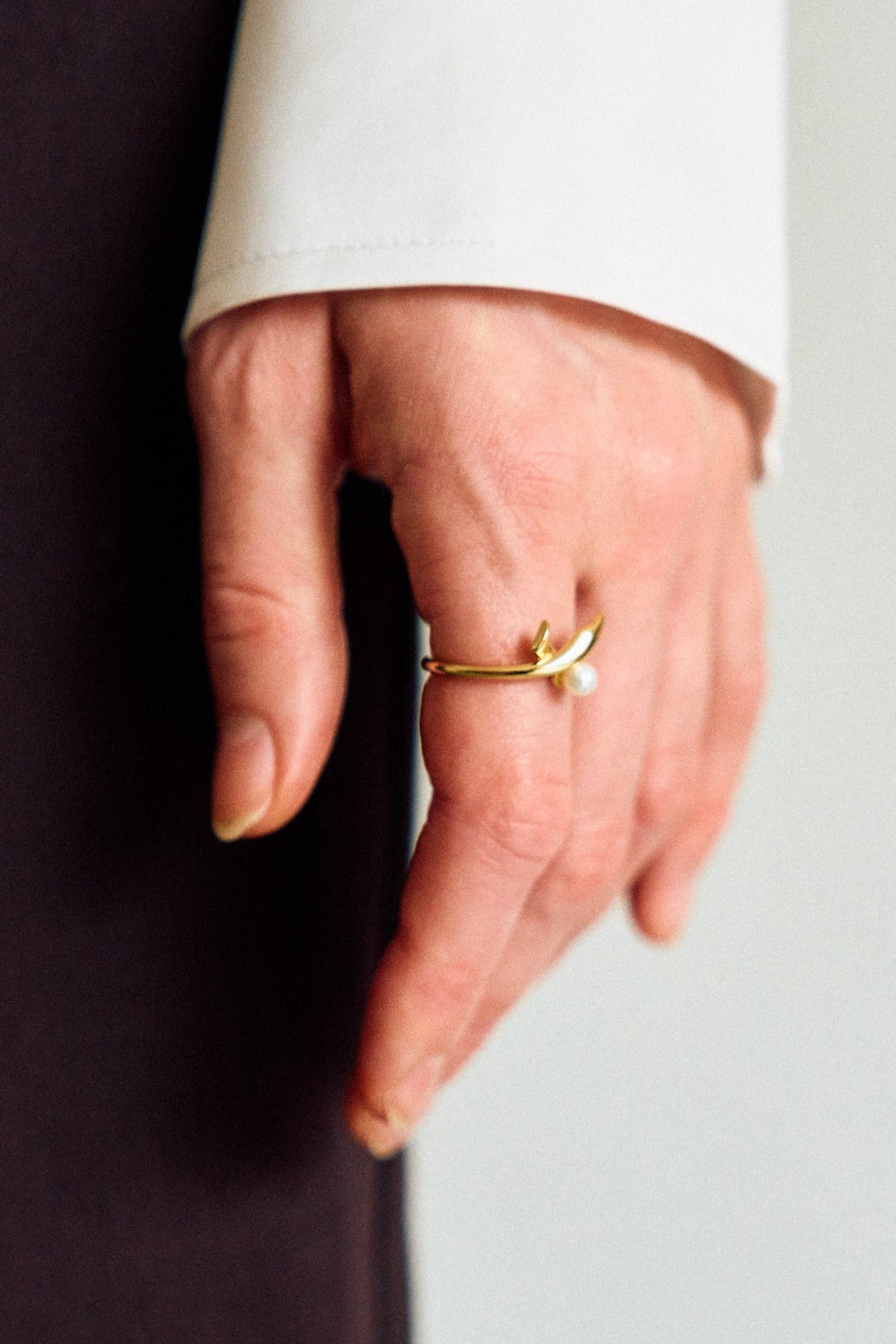 MIMI PEARL SWAY RING